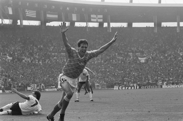 Bürgermeister Werner Arndt begrüßt den Fußball-Weltmeister