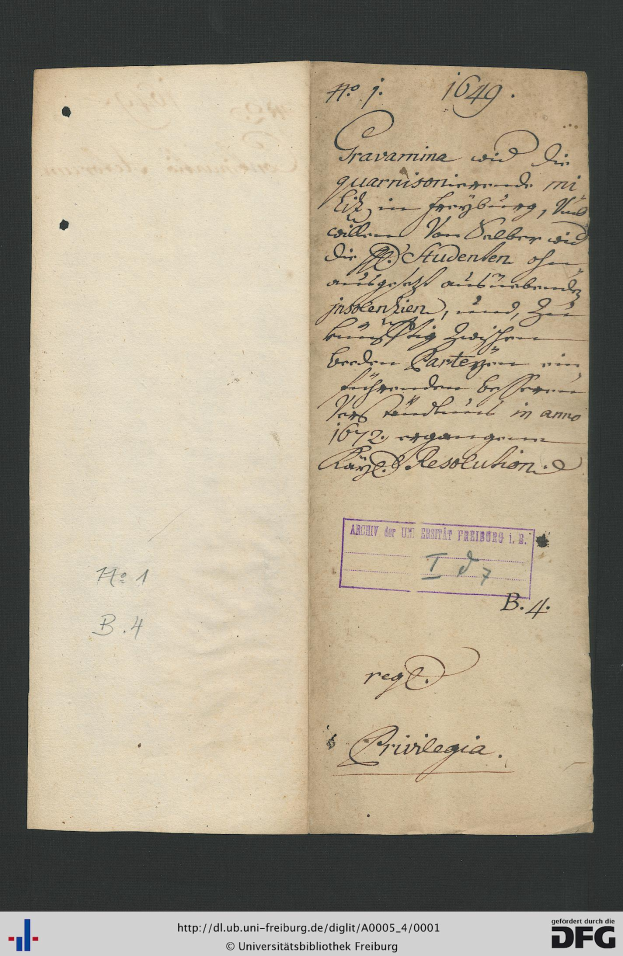 Ein offenes Buch mit handgeschriebener Schrift, wahrscheinlich ein Dokument aus der Bundesrepublik Deutschland, mit Wasserzeichen am unteren Rand.
