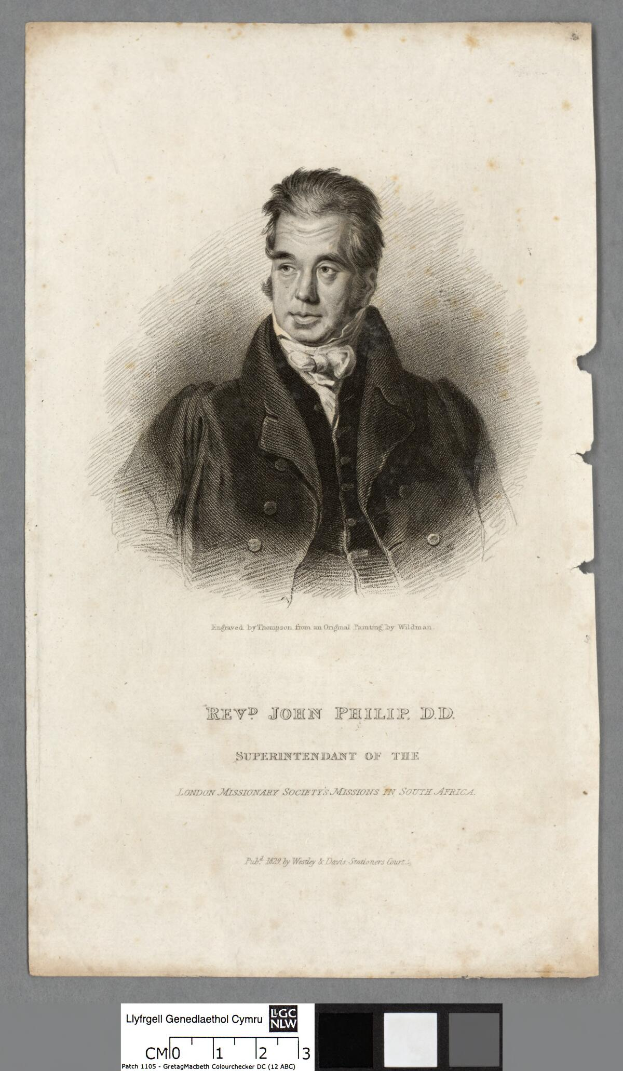 Porträt von John Philip D.D., Superintendent der Londoner Missionsgesellschaft in Südafrika, der einen schwarzen Anzug trägt und ein Papier mit Text hält, mit einem ernsten Gesichtsausdruck.