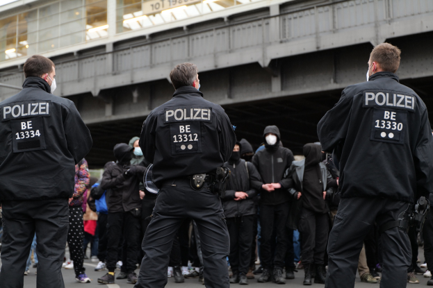 POL-WES: Wesel - 59 neue Auszubildende beginnen ihre erste Ausbildung bei der Polizei in Wesel