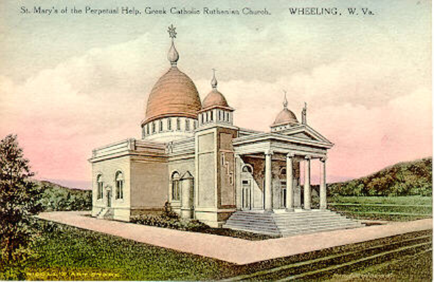 Eine alte Ansichtskarte zeigt die St. Marienkirche von der Hilfe der Perpetuellen Hilfe griechisch-katholischer Ruthenen in Wheeling, West Virginia, mit einem Gebäude mit Säulen, Treppen und Kuppel, umgeben von Bäumen und Gras, mit einem bewölkten Himmel im Hintergrund und Text oben.