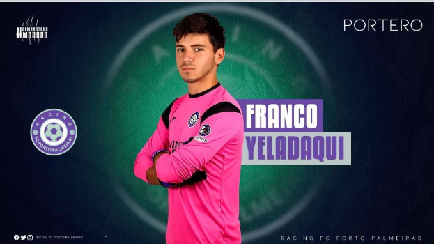 Eine Person in einem pinken T-Shirt mit dem Logo von Racing FC Porto Palmeiras und dem Namen "Franco Yeladaqui" darauf.